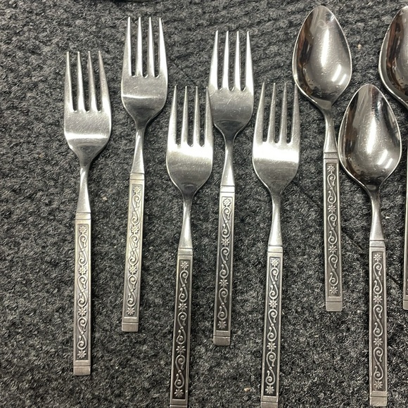 Oneida Spanish Court Lot of 24 flatware serving utensils Sterling Silver - Picture 2 of 7